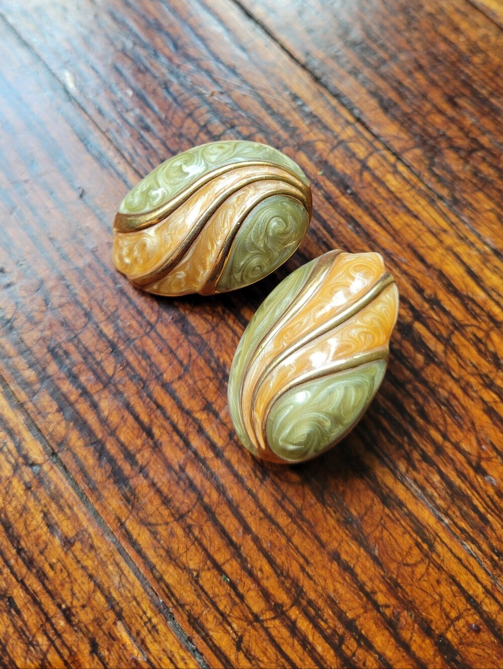 Monet Vintage gold-tone & pastel marbled enamel swirl Stud Pierced Earrings 1980
